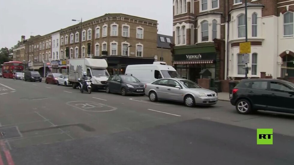 بالفيديو.. طوابير سيارات في لندن نتيجة نقص الوقود المفاجئ في المحطات