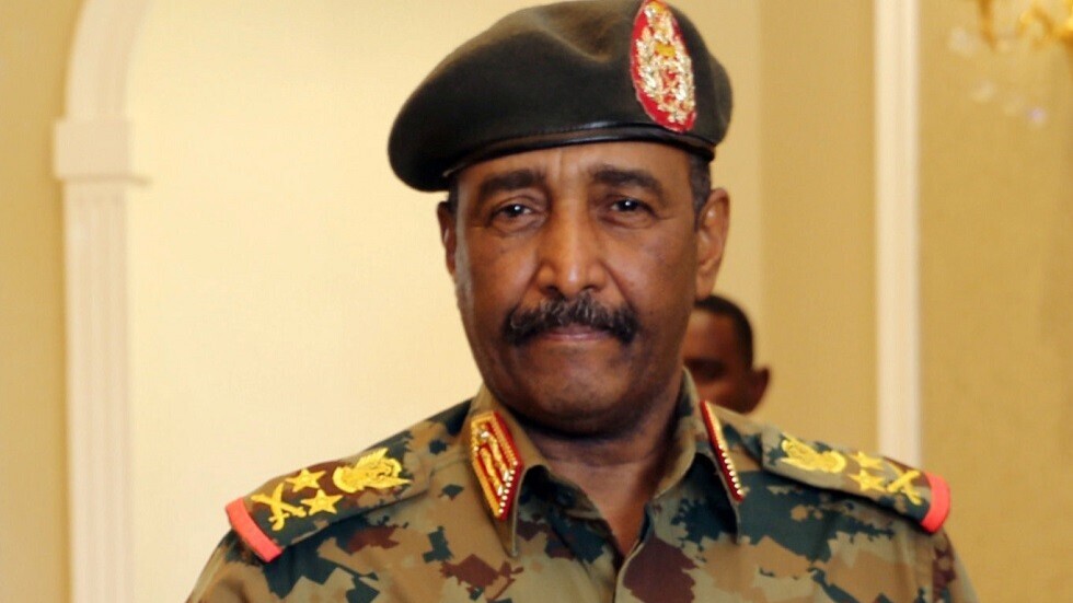 رئيس مجلس السيادة السوداني يتعهد بهيكلة الجيش