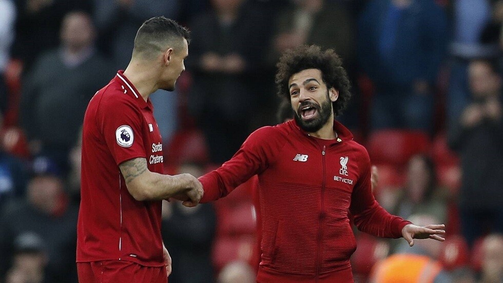لوفرين لصديقه محمد صلاح: أنت أم رونالدو؟