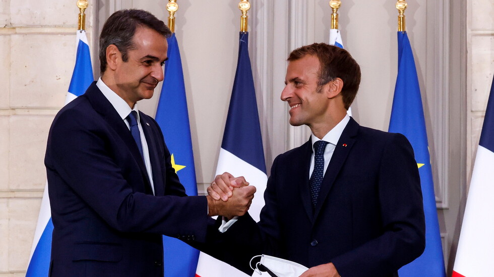 ماكرون يعلن عن صفقة عسكرية مع اليونان