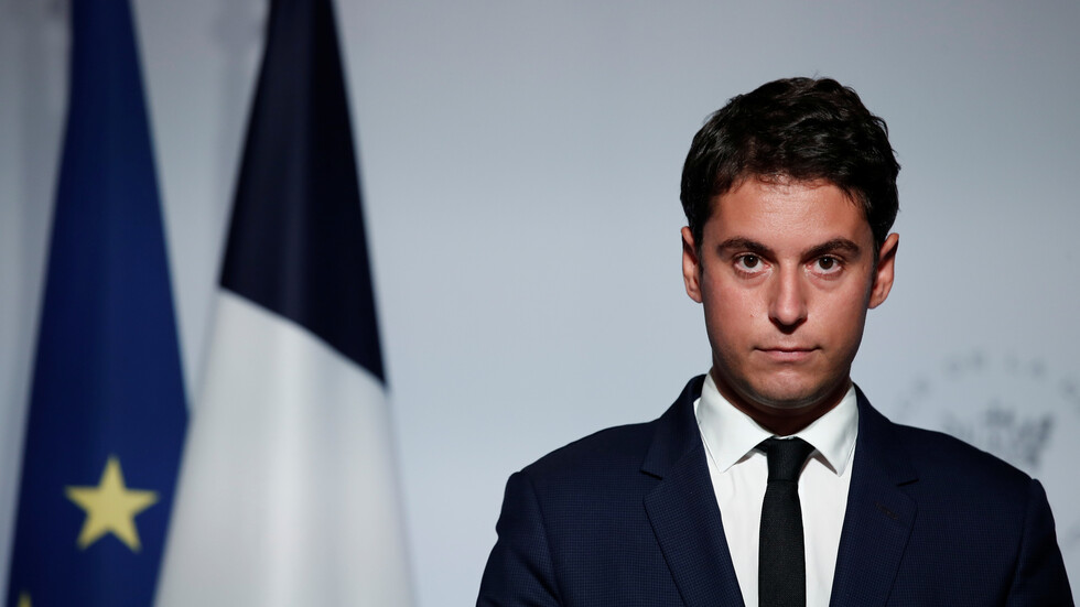 الحكومة الفرنسية تؤكد رغبتها في تخفيض عدد تأشيرات الدخول للجزائريين والمغاربة والتونسيين بشكل حاد