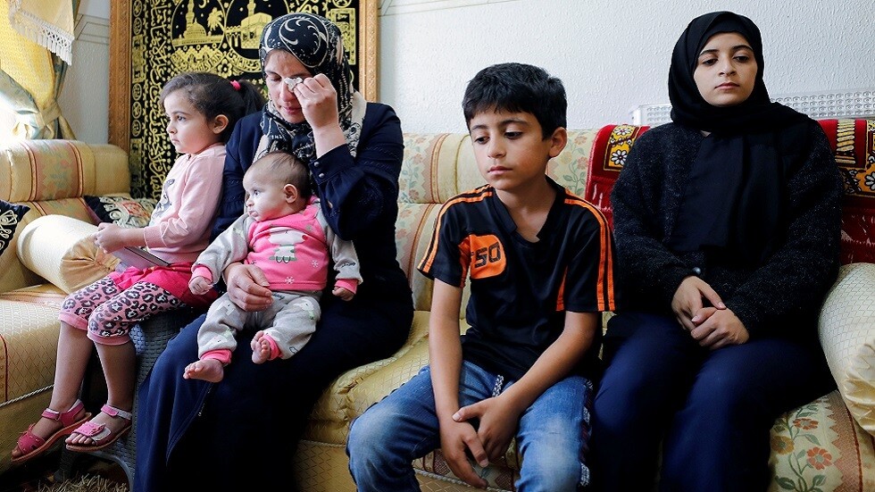 عائلة نزار بنات تتهم الأمن الفلسطيني بالتعرض لأفرادها