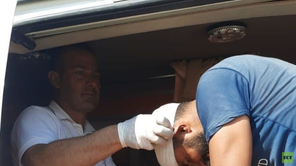 فلسطين.. إصابة عشرات المواطنين بهجوم للمستوطنين واعتقال مسنين جنوب الخليل (فيديو)