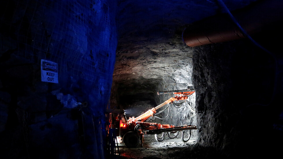 كندا.. إنقاذ 33 من أصل 39 عاملا حوصروا في منجم منذ الأحد الماضي