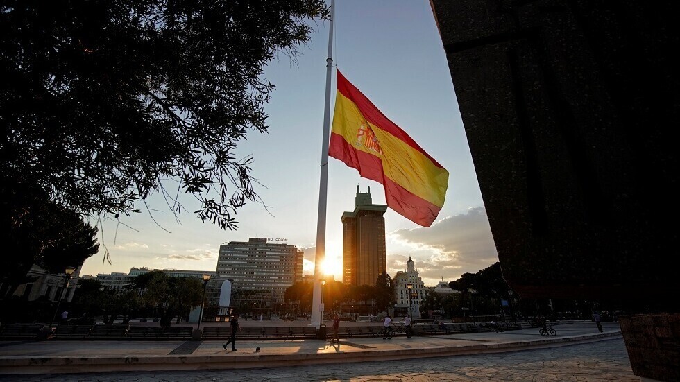 إسبانيا تسجل تراجعا ملحوظا في إصابات كورونا