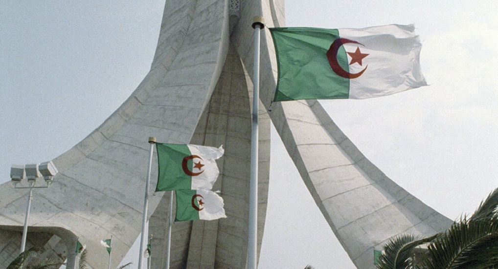 الجزائر تصدر مذكرة دولية لاعتقال 