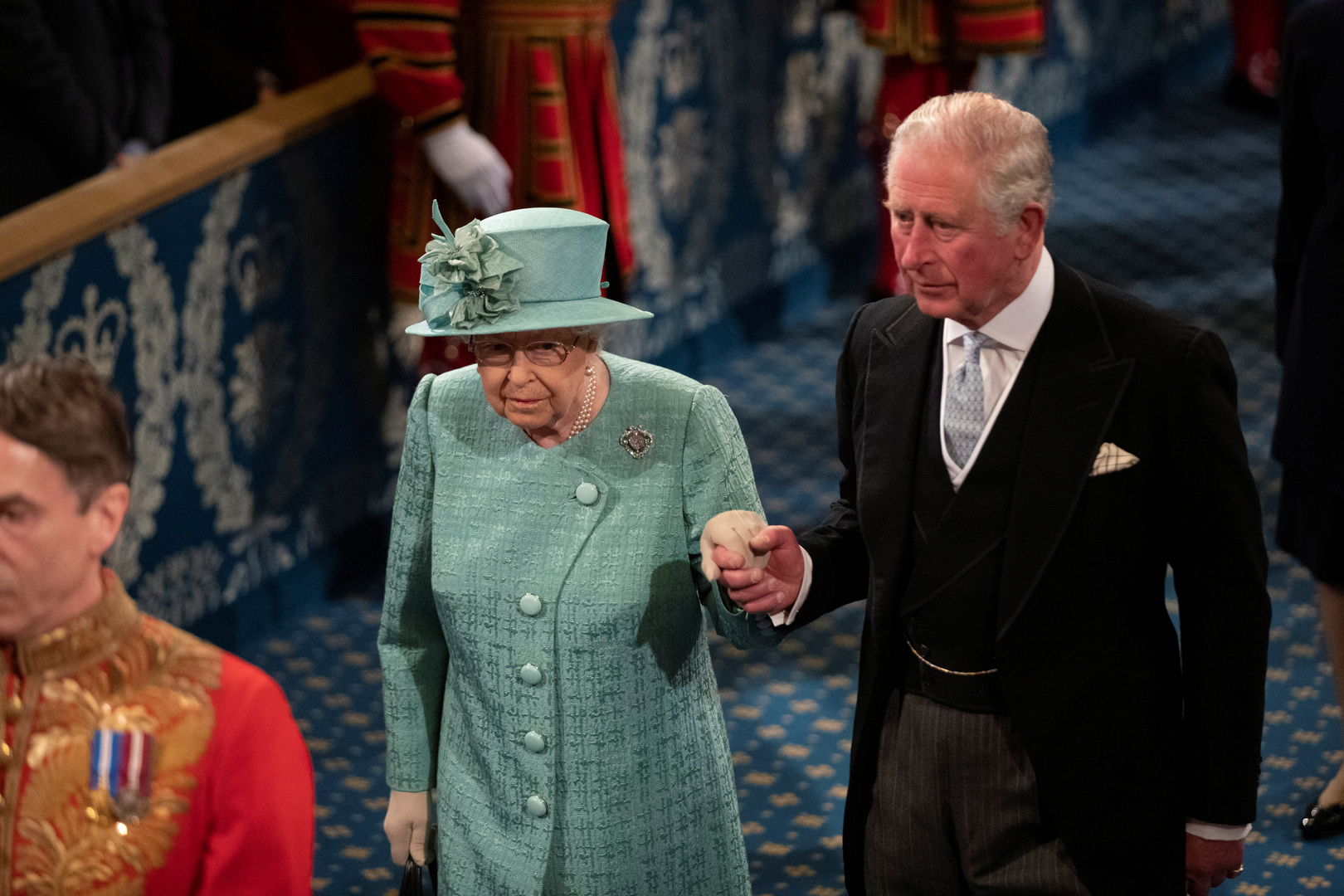 قصر باكنغهام يوضح موقف الملكة إليزابيث إزاء حركة 