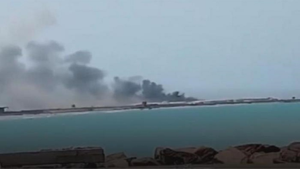 الحكومة اليمنية: هجوم الحوثيين على ميناء المخا يعد تحديا صارخا للجهود الدولية (فيديو)
