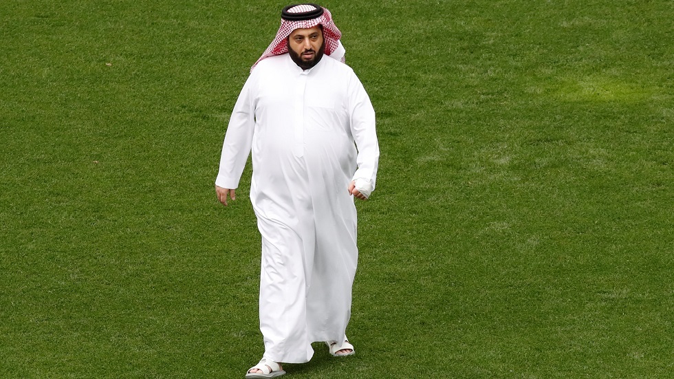 آل الشيخ يشيد برونالدو ويشبه لاعب خط وسط مانشستر بنجم سعودي