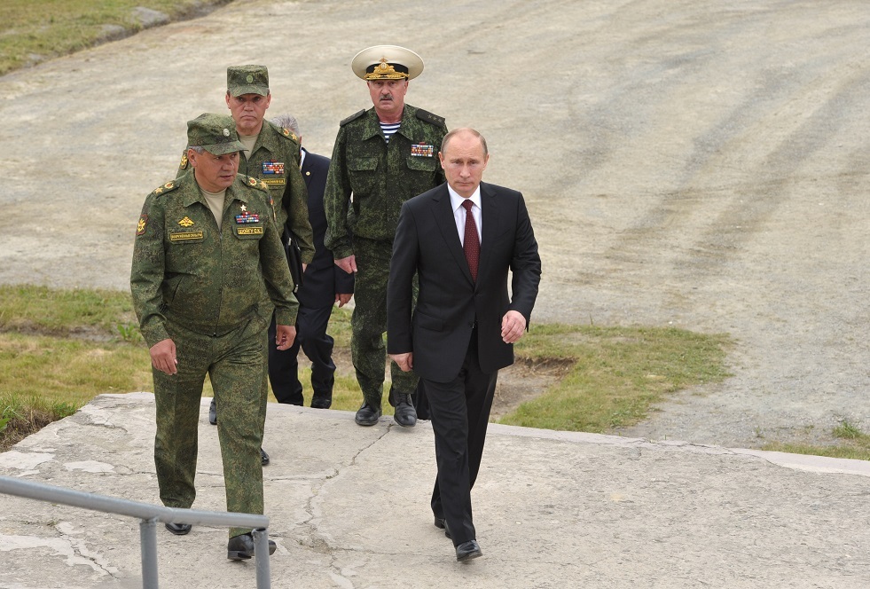 بوتين يصل إلى ميدان الرمي لمراقبة مناورات 