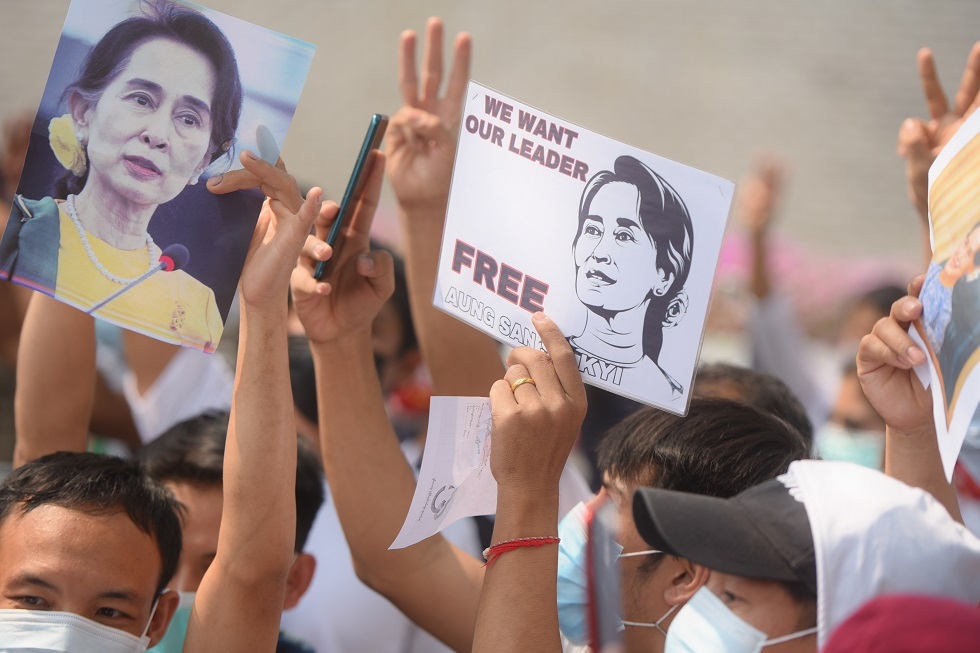 المجموعة العسكرية في ميانمار ستحيل زعيمة البلاد السابقة إلى المحاكمة بتهم جديدة