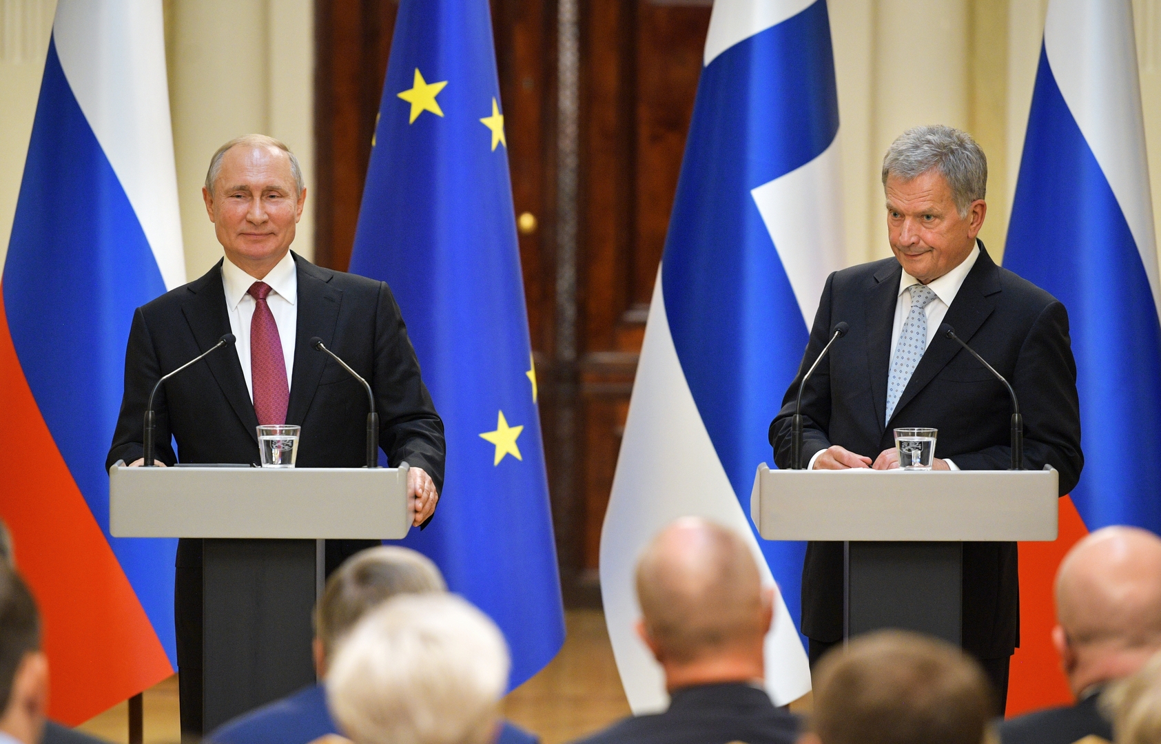رئيس فنلندا يشكر بوتين على تقديم روسيا المساعدة في تنفيذ الإجلاء من أفغانستان