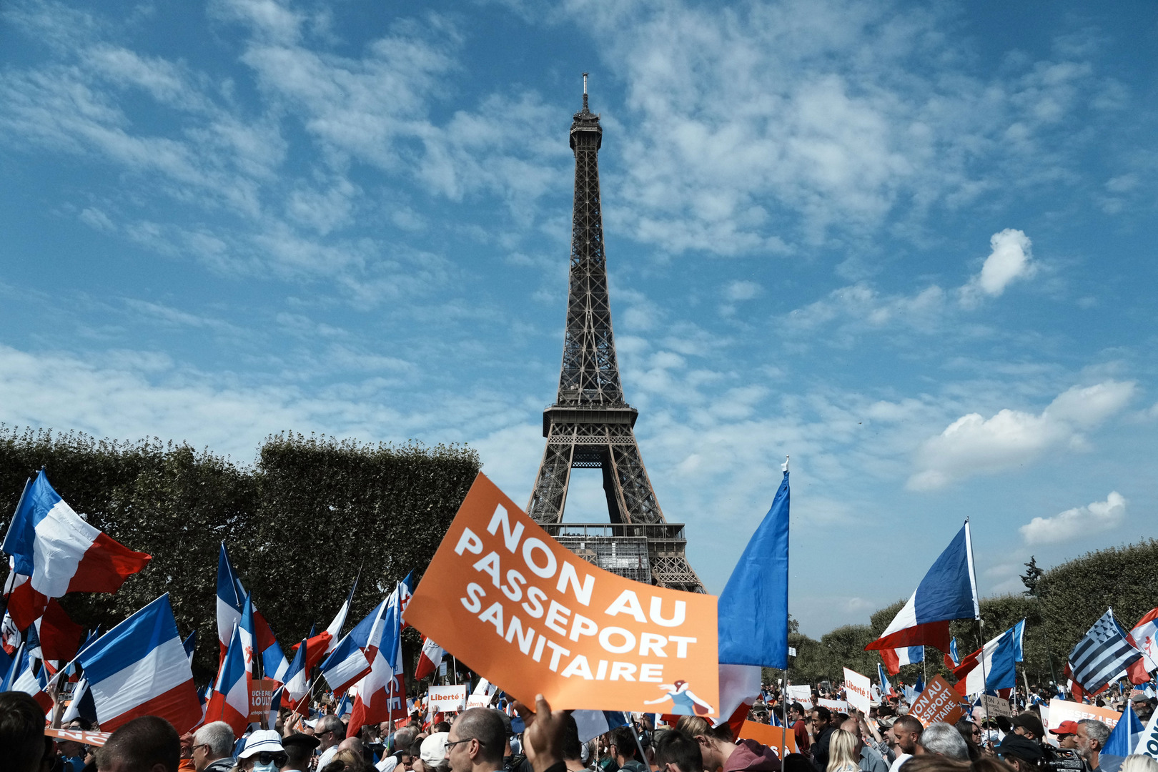 للأسبوع الـ10 على التوالي.. احتجاجات ضد التصاريح الصحية في فرنسا