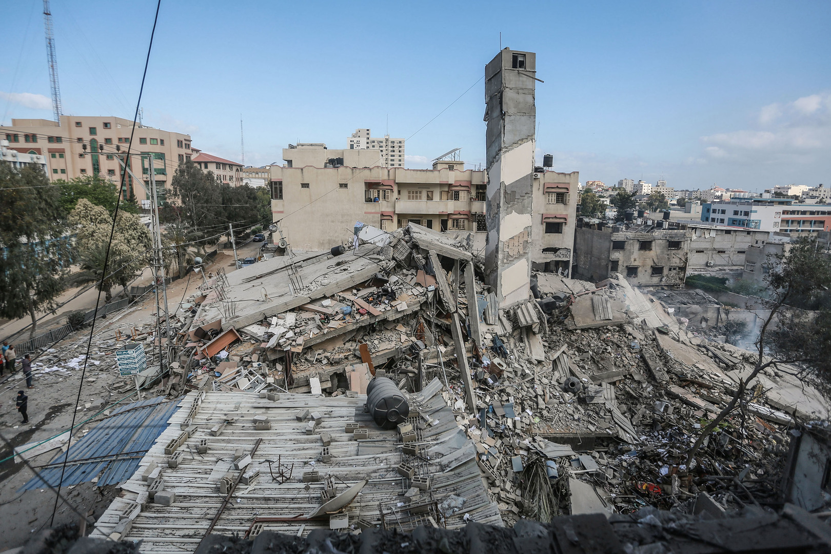 صحيفة: إسرائيل تتراجع عن شرط إعادة تأهيل قطاع غزة مقابل إنهاء قضية الأسرى والمفقودين الإسرائيليين