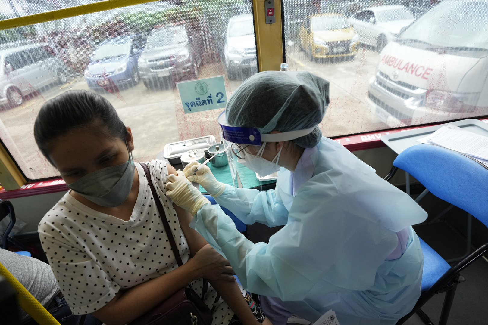 تايلاند.. طريقة جديدة في إعطاء لقاح كورونا في محاولة لتقوية المناعة وتوسيع الإمدادات