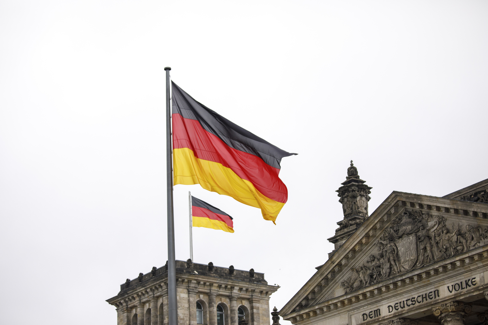 الحكومة الألمانية تحث نشطاء المناخ المضربين عن الطعام على عدم المخاطرة بصحتهم