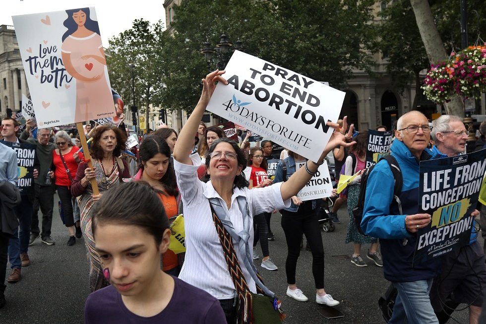 طبيب أمريكي يعلن انتهاكه قانون الإجهاض المثير للجدل في تكساس