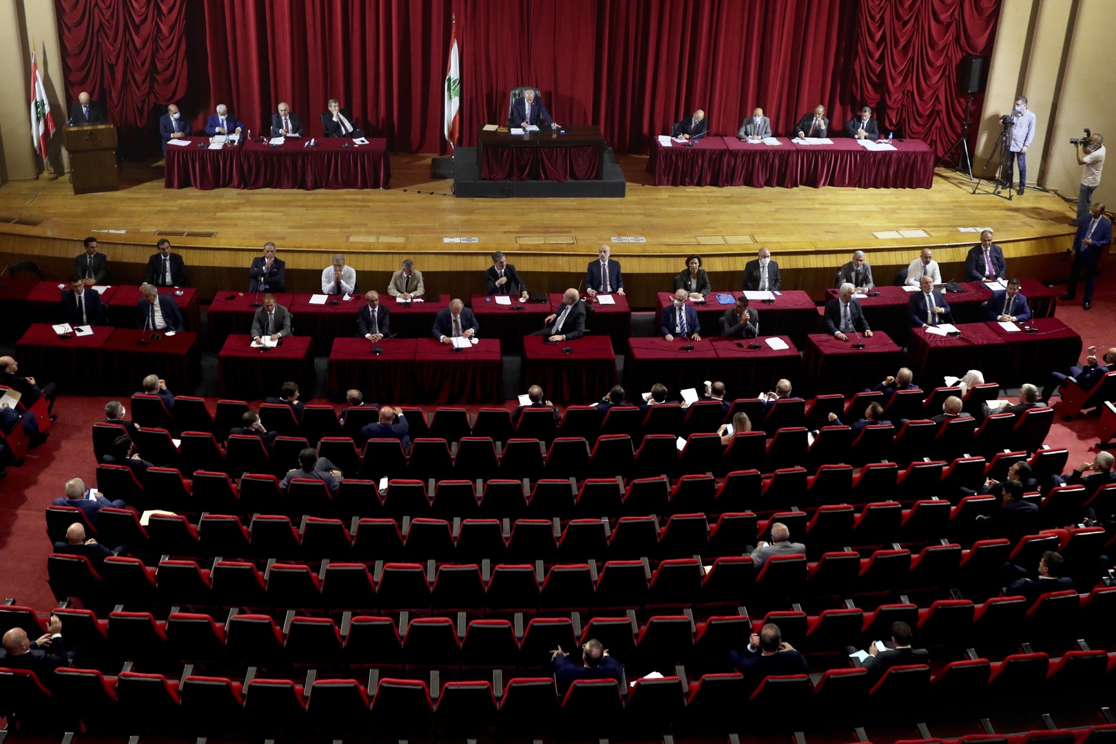 البرلمان اللبناني يمنح الثقة لحكومة نجيب ميقاتي بأغلبية أعضائه