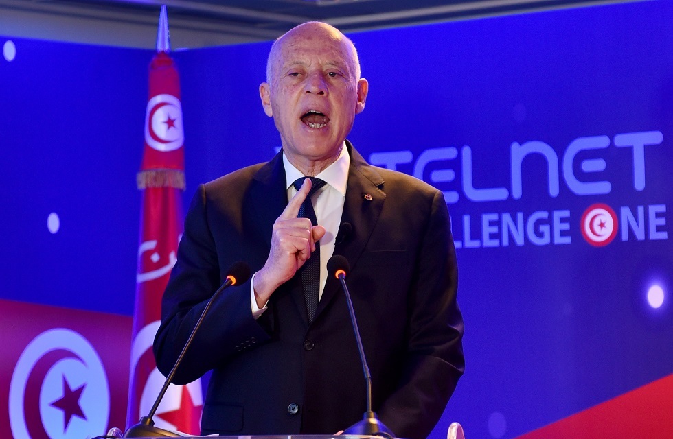 الرئيس التونسي يتهم خصومه ببث الفوضى والفتنة في البلاد