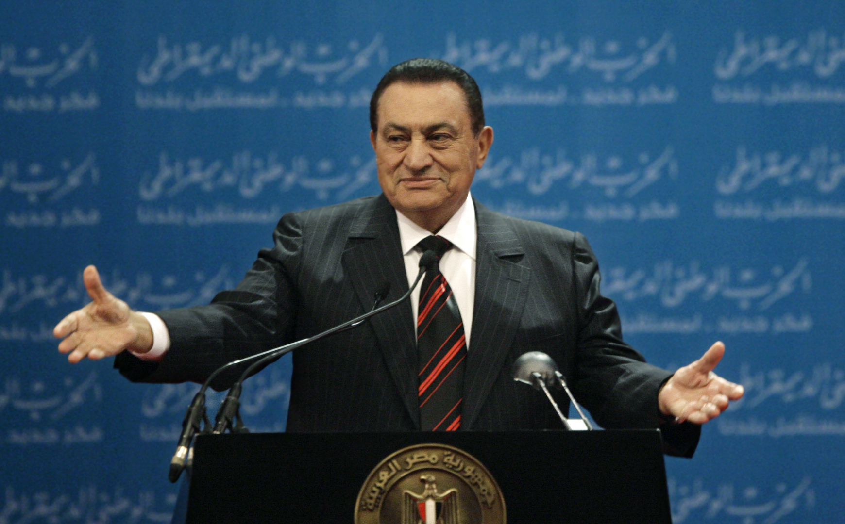 مسؤول مصري سابق يكشف تفاصيل إذاعة بيان تنحي مبارك من 