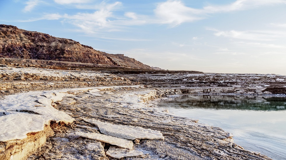 هل أزاح النفط الملح وأحيا البحر الميت في الأردن؟.. وزارة الطاقة الأردنية تبحث عن إجابة (فيديو)