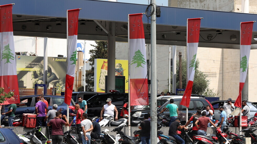 من دفع ثمنه؟.. برلماني إيراني: الوقود الذي أرسل إلى لبنان لم يكن مجانيا