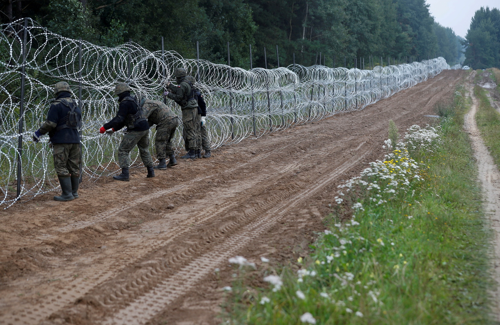 بولندا بصدد تمديد حالة الطوارئ على الحدود مع بيلاروس
