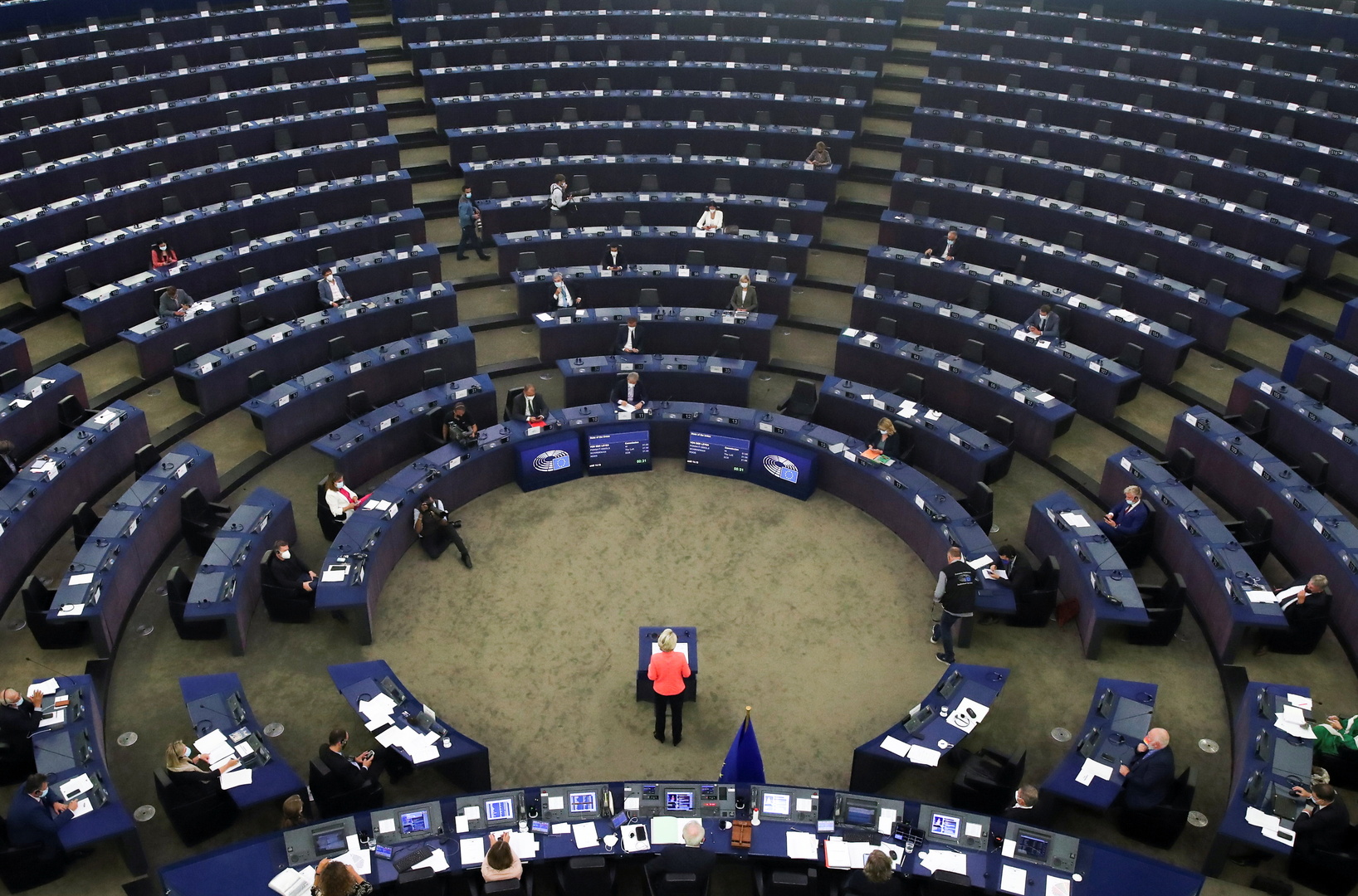 البرلمان الأوروبي يطالب بالإفراج عن ناشطين مصريين