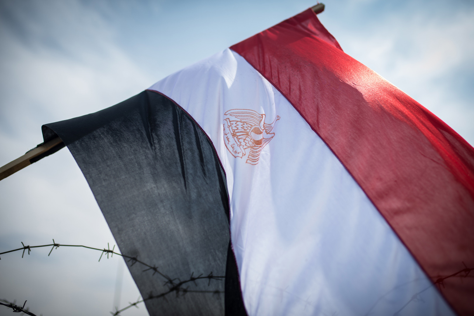 مصر تشدد حالة الاستنفار العام