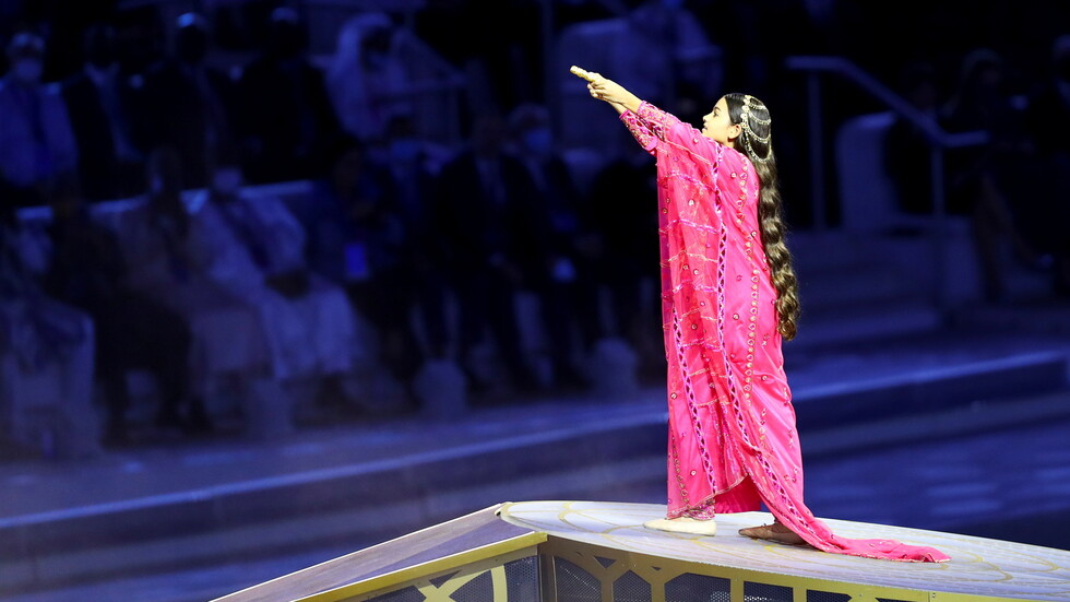 من هي الفتاة التي أبهرت جمهور إكسبو 2020؟ (صور)