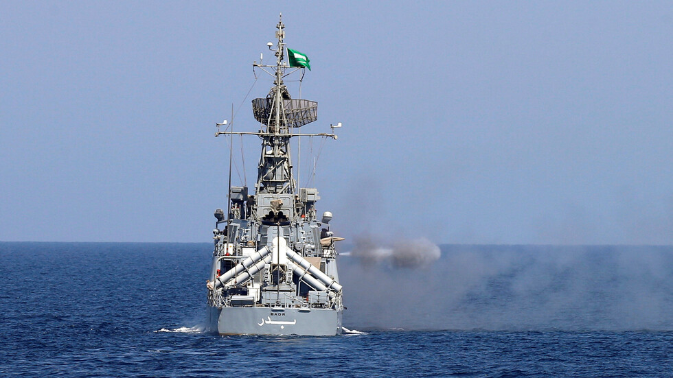 بالفيديو..القوات البحرية السعودية تصل إلى باكستان لإجراء مناورات عسكرية