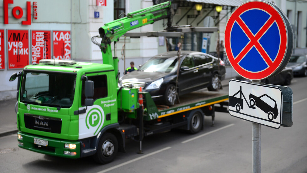 إجلاء سيارة ورضيع بداخلها في موسكو