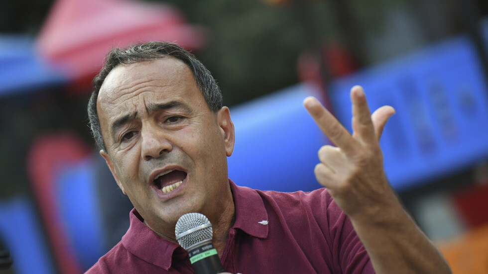 الحكم على عمدة بلدة إيطالية بالسجن لـ 13 عاما لاستقباله مهاجرين