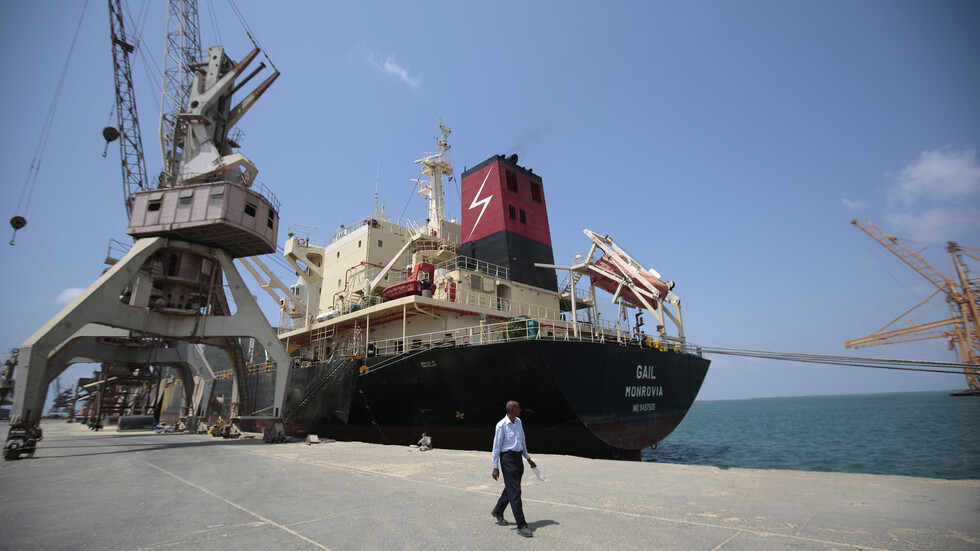 الحوثيون يتهمون الأمم المتحدة بتصدير مواد غذائية فاسدة من أمريكا وأوكرانيا إلى اليمن