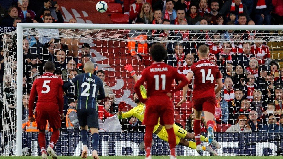 شاهد.. صلاح يحسم واحدة من أقوى المباريات بين ليفربول ومانشستر سيتي بهدف مذهل