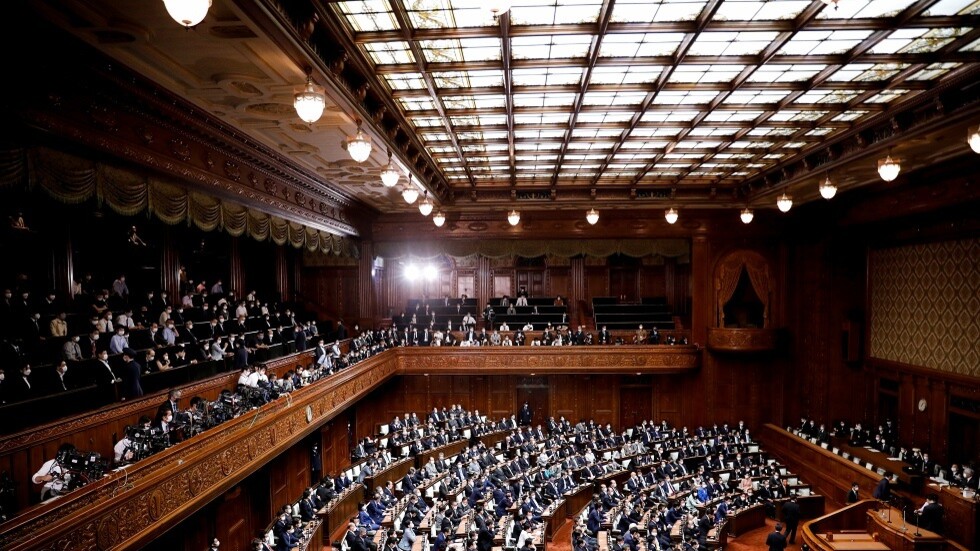 انتخاب فوميو كيشيدا رسميا رئيسا لوزراء اليابان