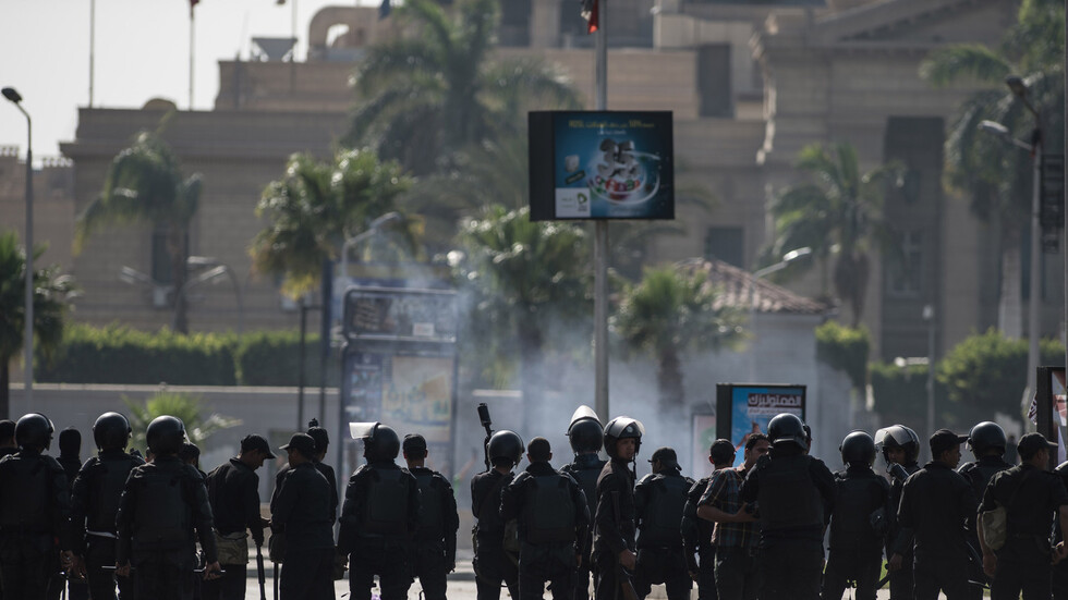 مصر.. 3 شباب يسرقون شققا بطريقة ألعاب الكمبيوتر!