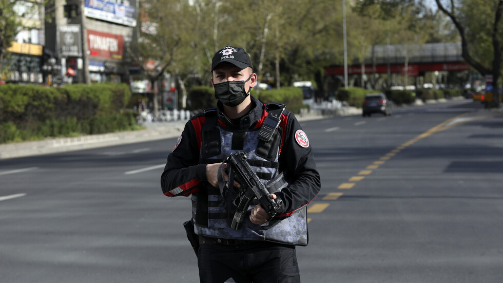 تركيا تلقي القبض على مواطن روسي مطلوب من "الإنتربول"