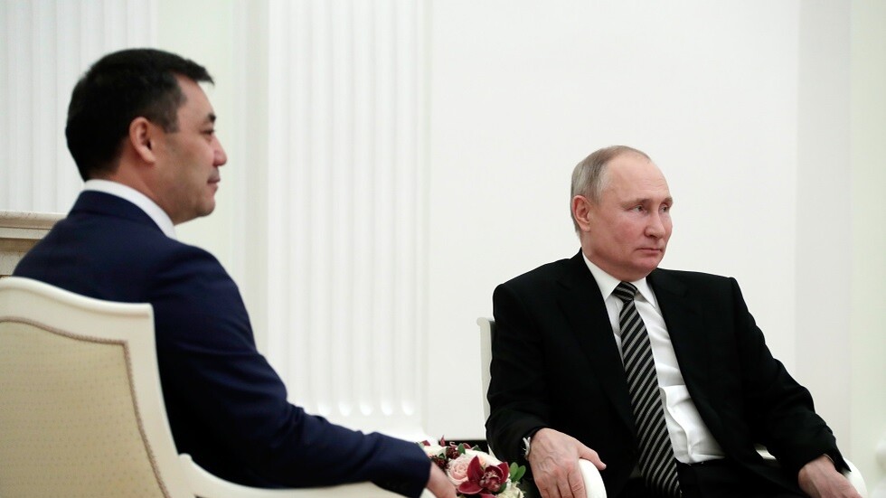 بوتين يبحث مع نظيره القرغيزي التعاون الثنائي