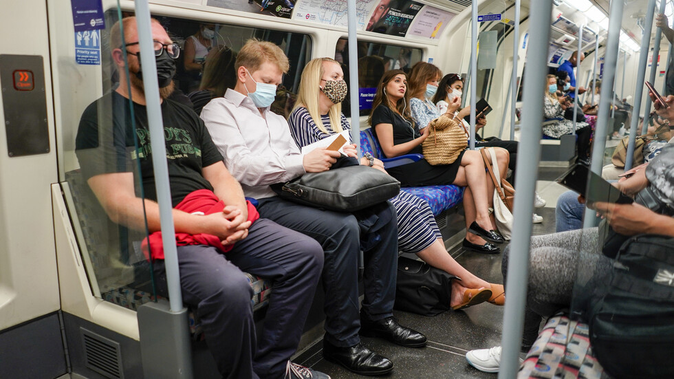 بريطانيا.. الإصابات اليومية بكورونا عند أعلى مستوى منذ شهر