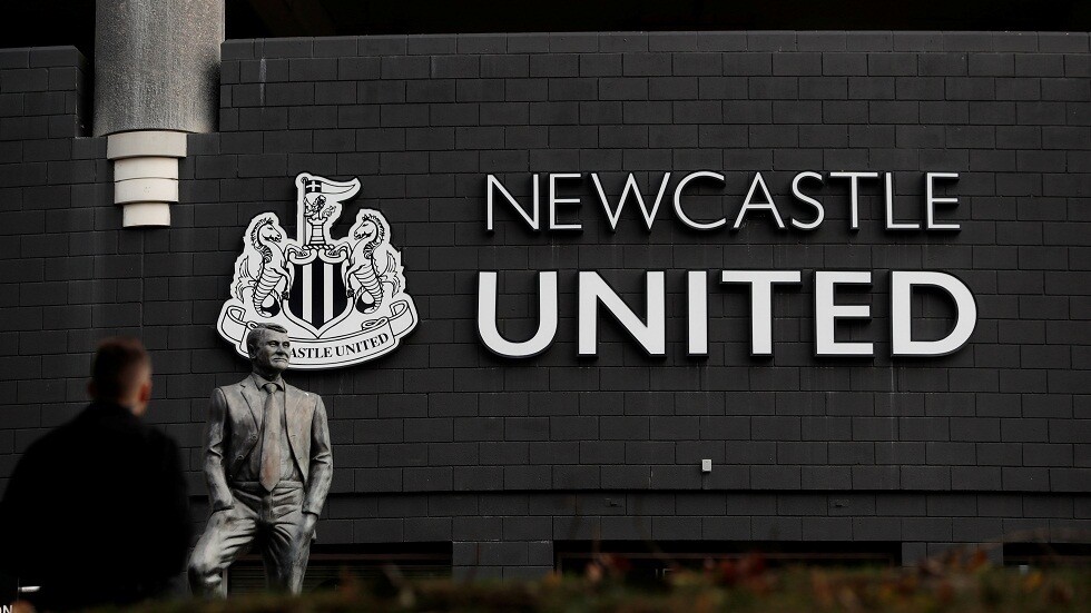 مجموعة يقودها صندوق الاستثمارات العامة السعودية تستحوذ على نيوكاسل الإنجليزي