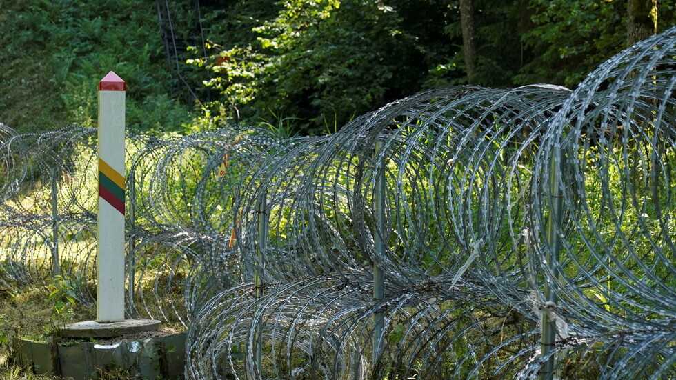 بولندا تستدعي القائم بالأعمال البيلاروسي بعد إطلاق نار مزعوم عبر الحدود