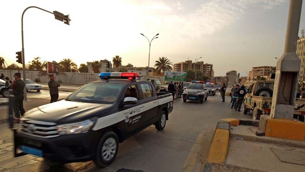 الداخلية الليبية: بدء التحقيقات في ملابسات فرار عدد كبير من المهاجرين بالعاصمة طرابلس