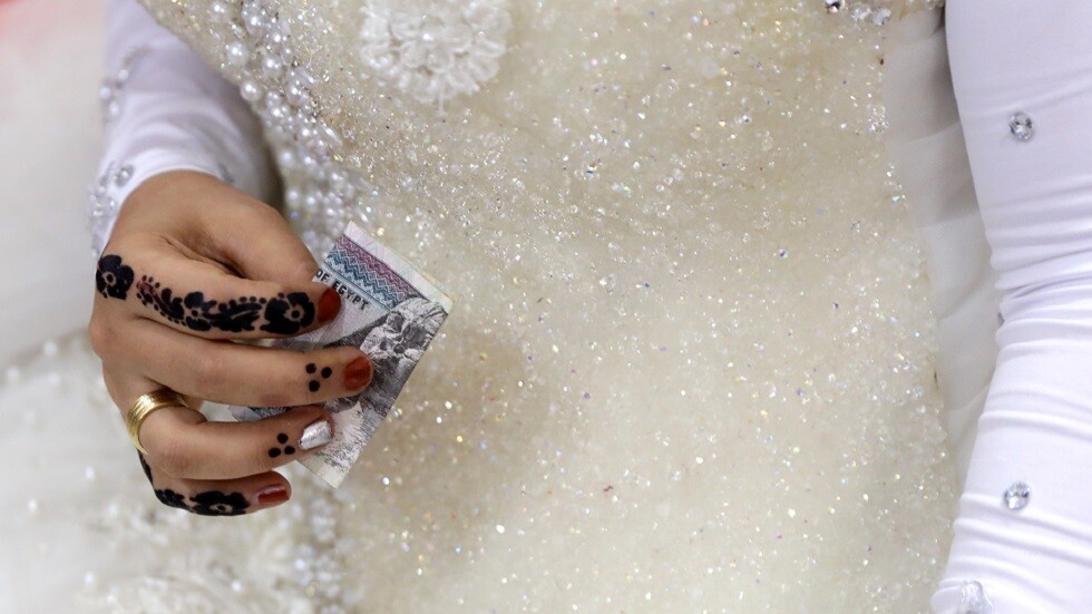 شيخ أزهري لمحلل الزواج 33 مرة: أنت تزني علانية