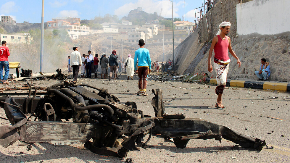 محافظ عدن يتحدث لـ