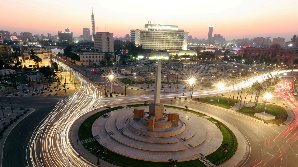 مصر.. النيابة العامة تحدد المسؤولين عن رمي لقاحات كورونا بمصرف مياه في بني مزار بالمنيا