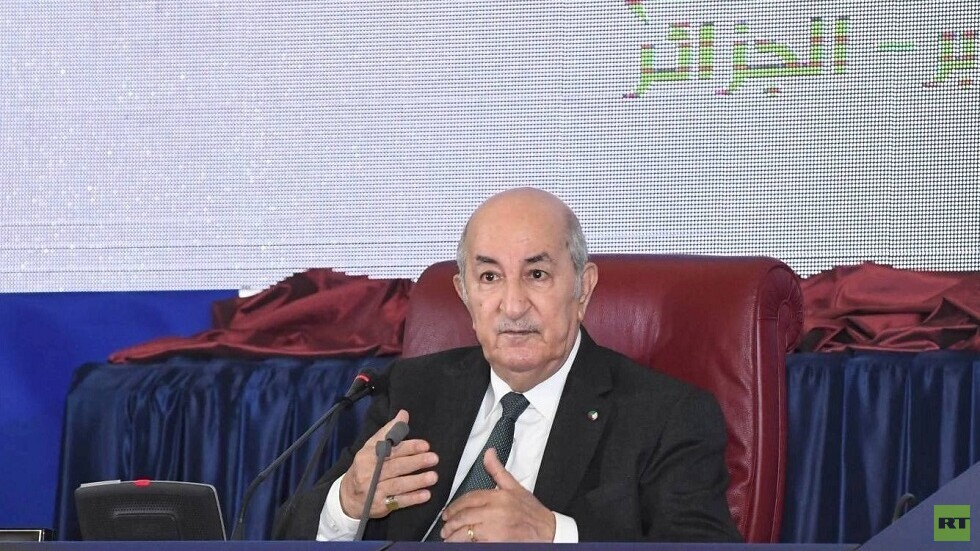 الرئيس الجزائري: تلقيت جرعتين من اللقاح وأستبعد اللجوء إلى التلقيح الإجباري للمواطنين