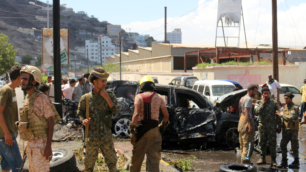 الخارجية السعودية تدين بأشد العبارات الهجوم الإرهابي على موكب محافظ عدن