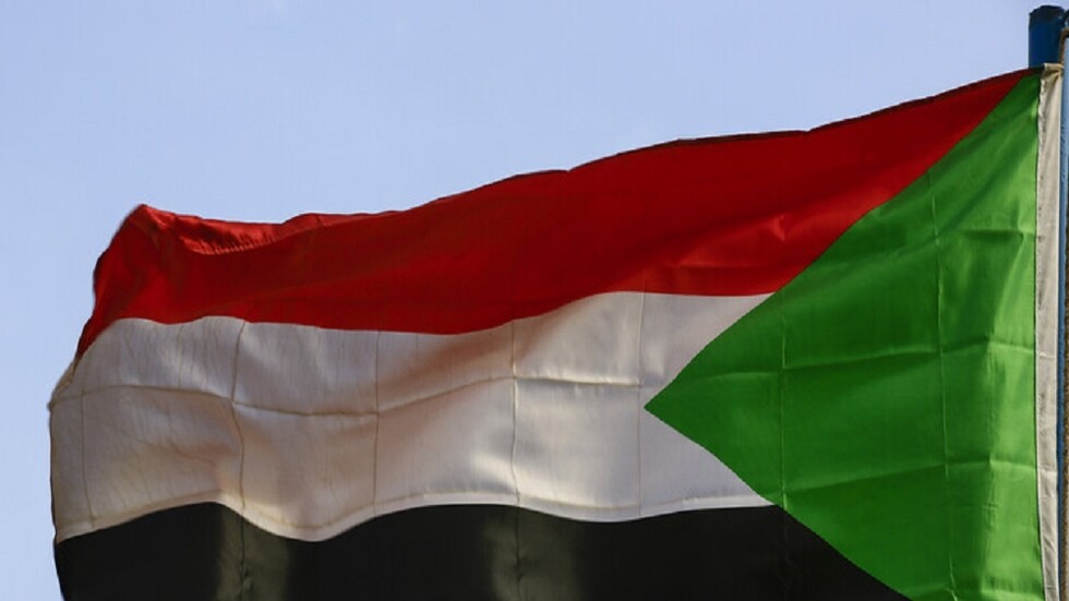 صحيفة: السلطات السودانية تمنع عددا من كبار المسؤولين النافذين من السفر