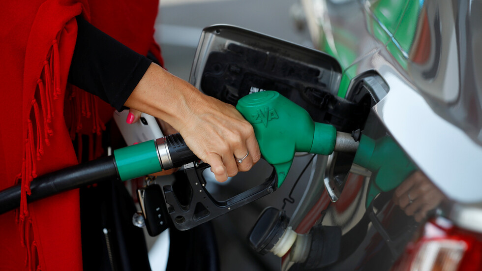 أسعار النفط تصعد إلى أعلى مستوى في 3 سنوات